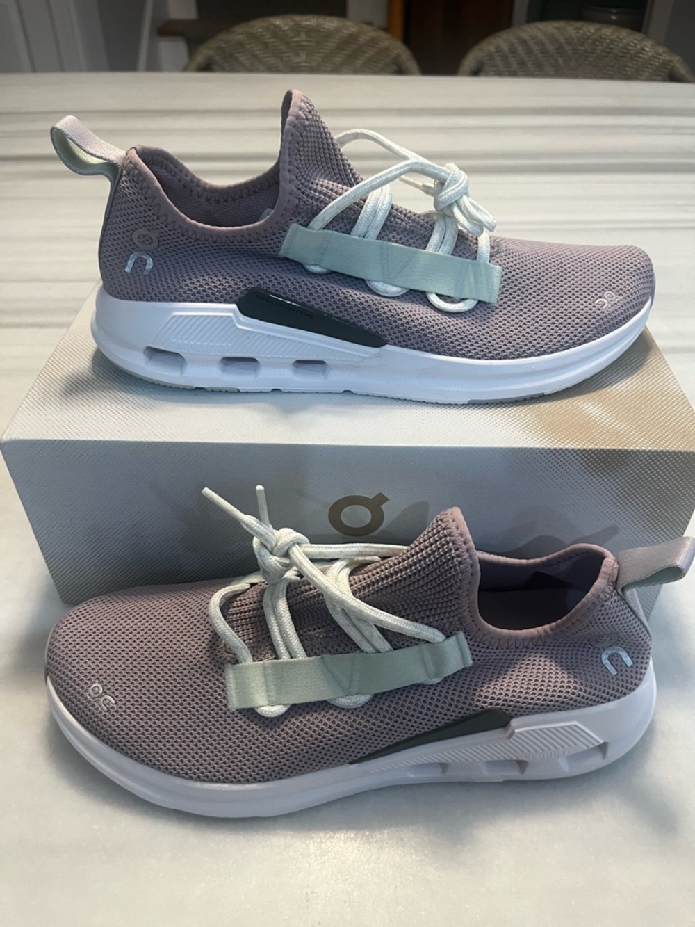 On Running CloudeasyLightweight Lace-Up Sneakers in Dusty Lavender